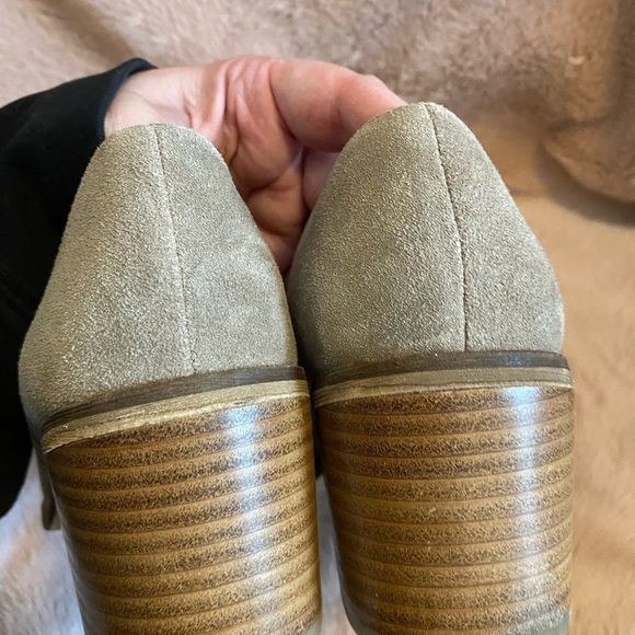 Seychelles descent taupe suede chunky heel tasseled loafer 9.5 - Picture 4 of 5